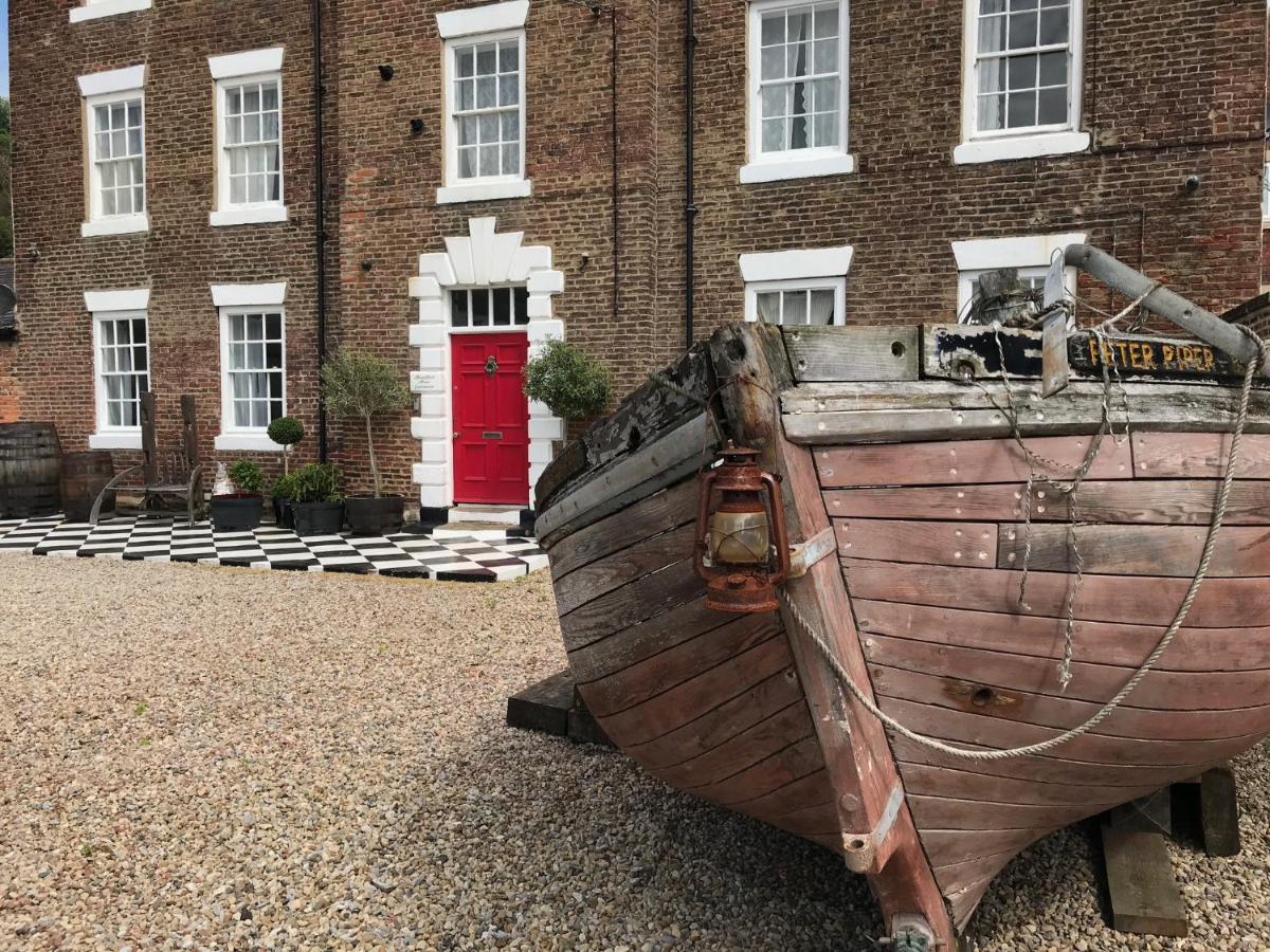 Moonfleet Guest House