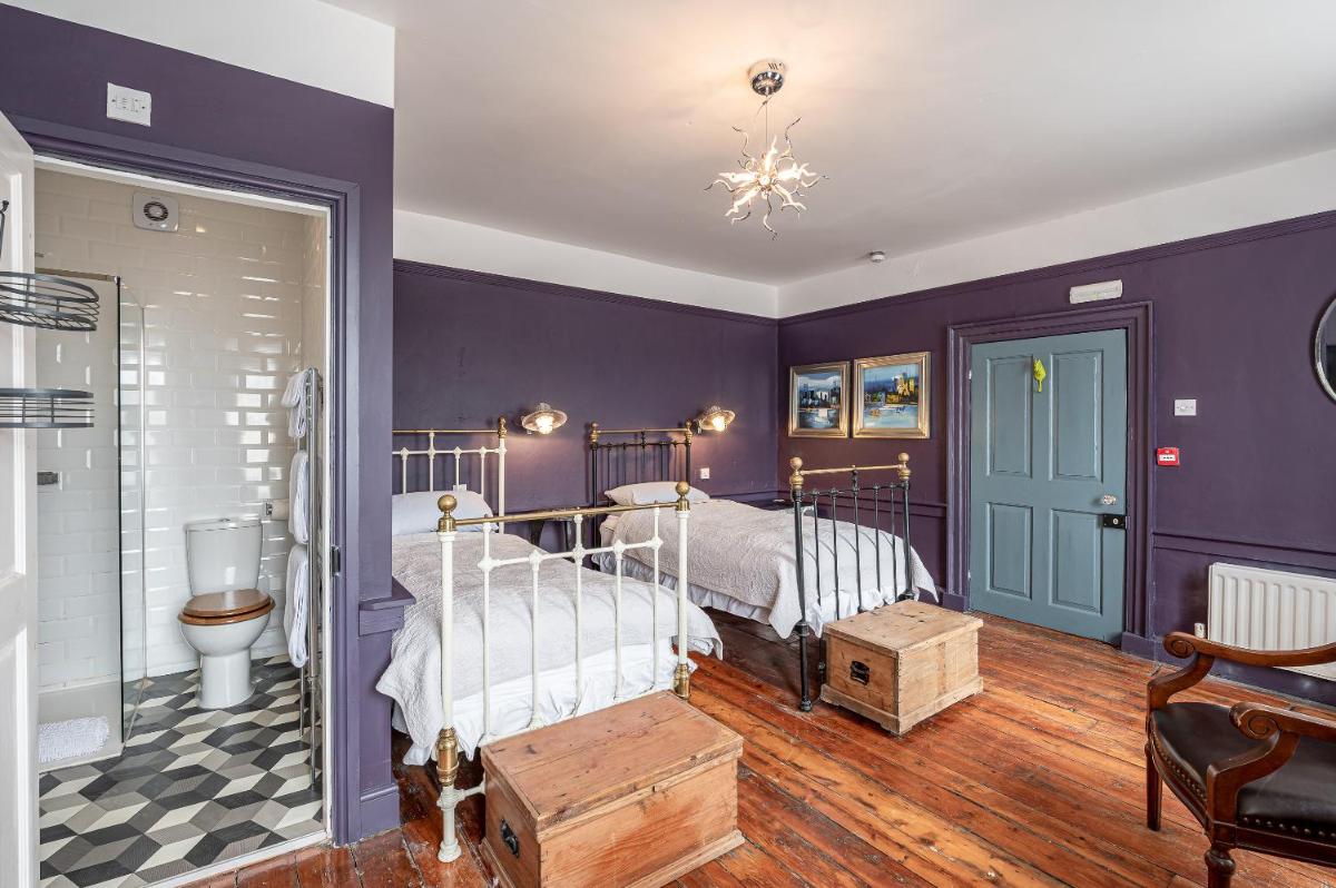 Moonfleet Guest House
