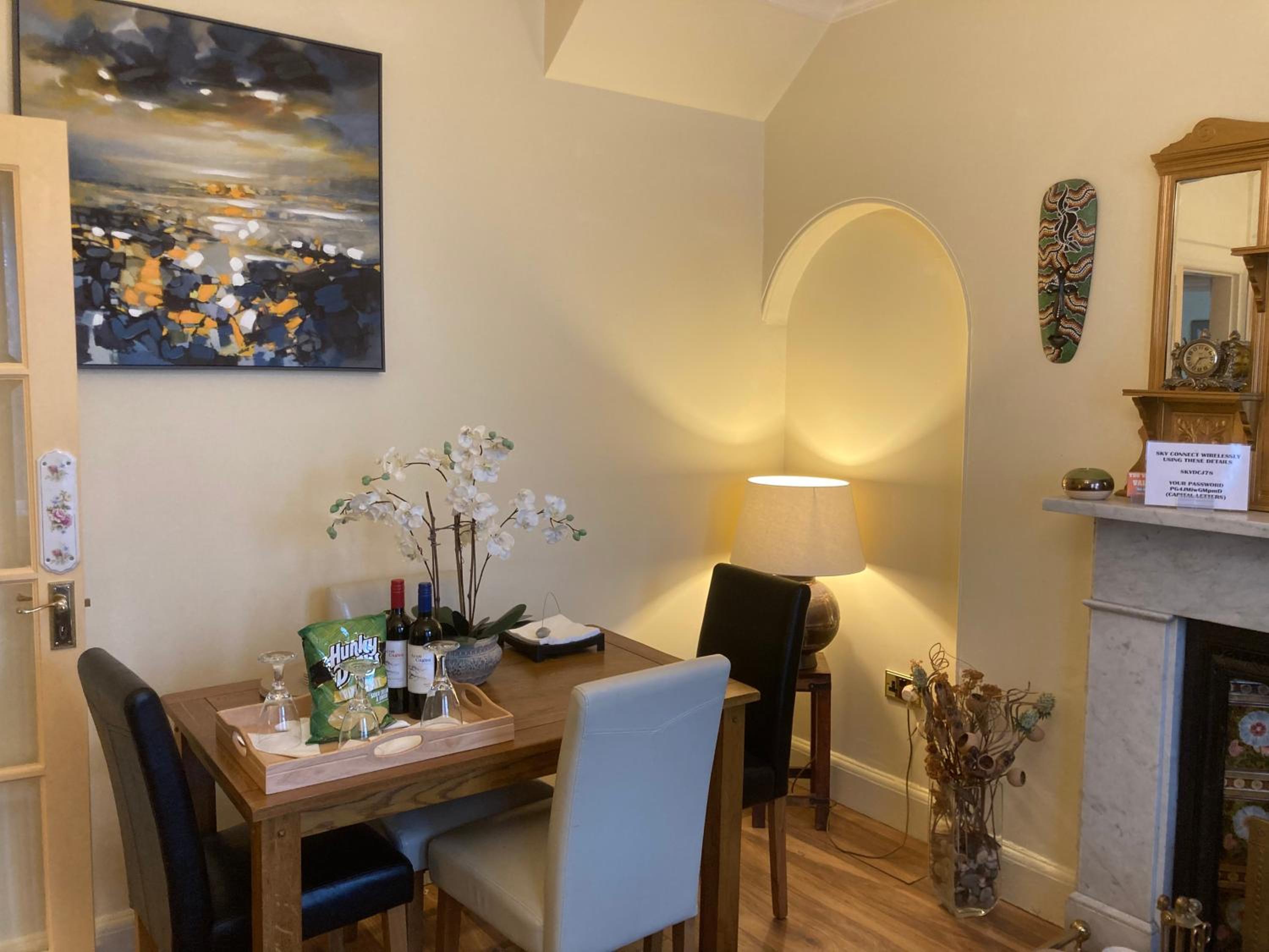 Hotel Mountroyal Victorian Self Catering Apartment 2 - Image 1