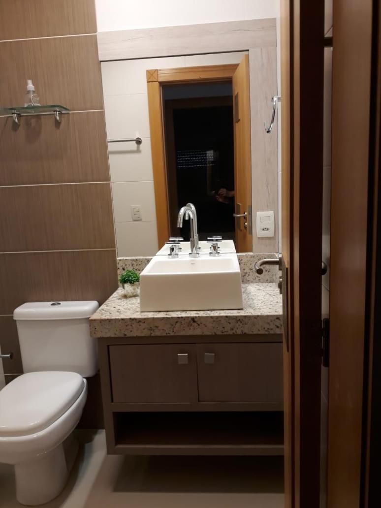 Apartamento uma quadra do mar, melhor localização