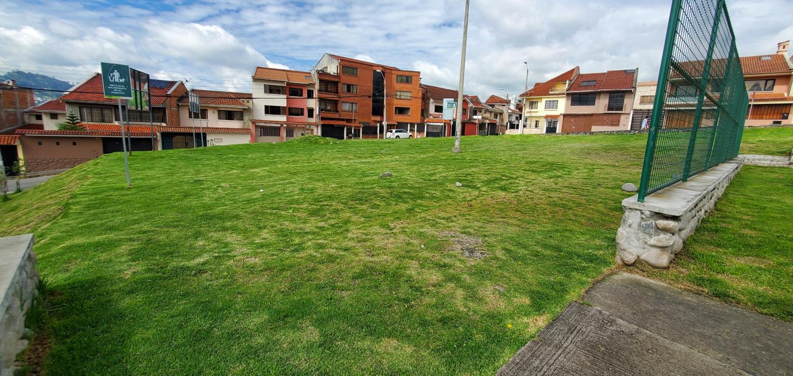 Departamento en Cuenca, 3 Habitaciones y parqueo gratis view 2
