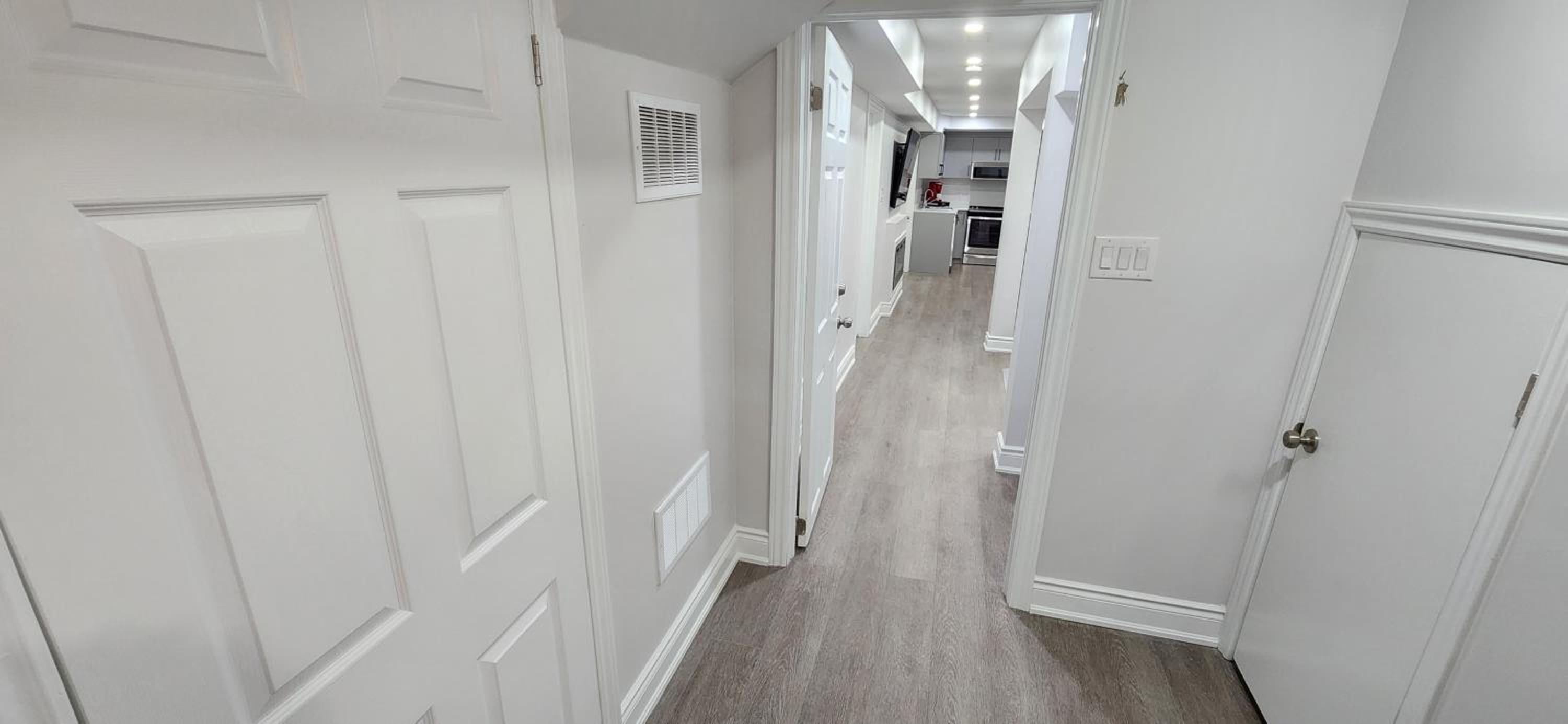 Cozy 2 Bedrooms & 2 Bathrooms Guest Suite with Electric Fireplace