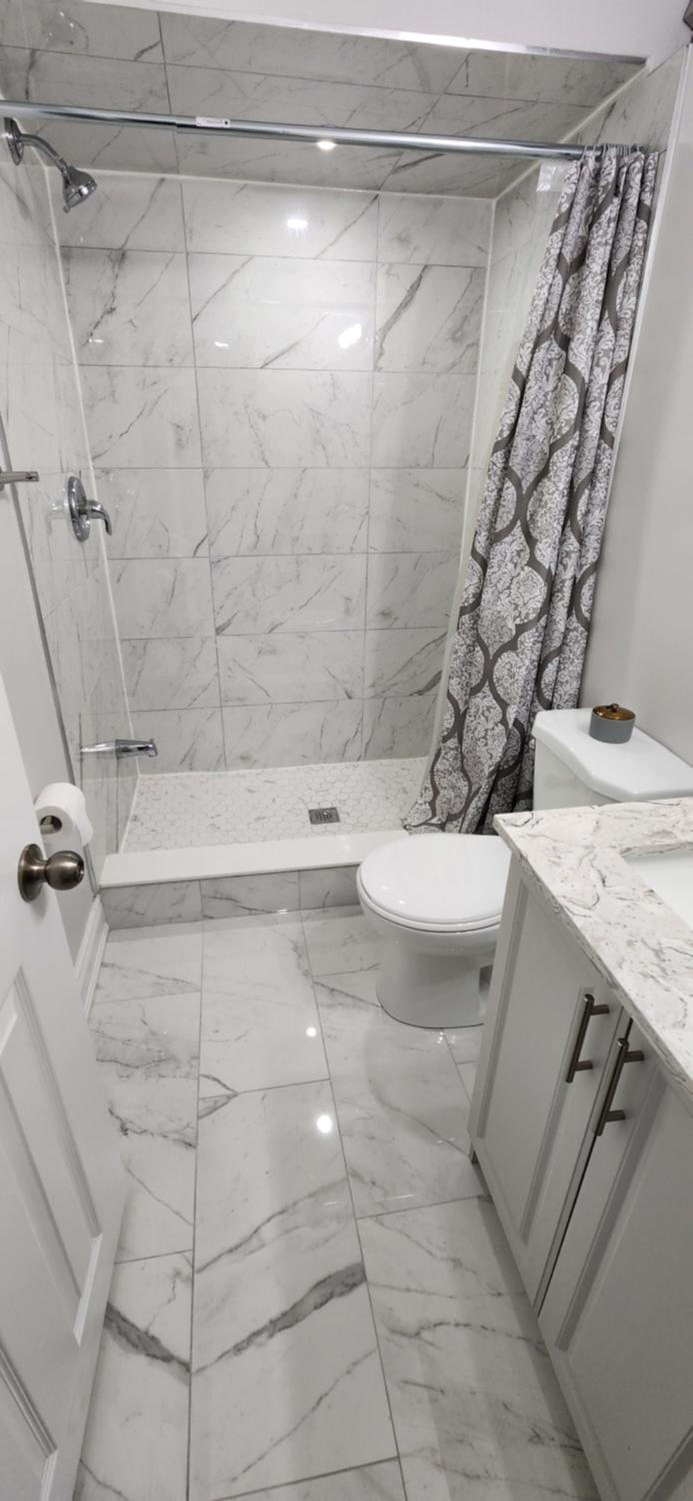 Cozy 2 Bedrooms & 2 Bathrooms Guest Suite with Electric Fireplace