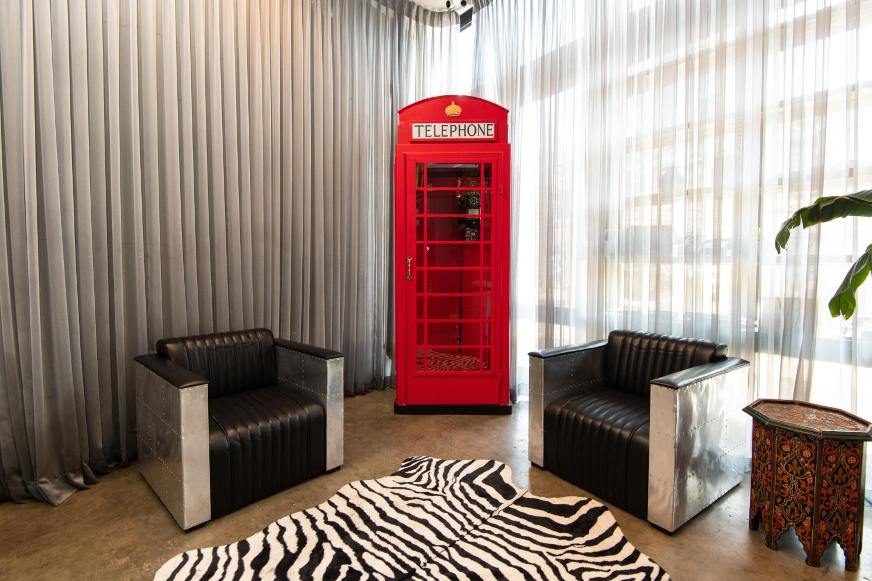 Los Angeles Vacations - Audemar Boutique Hotel and Apartment Homes - Property Image 3