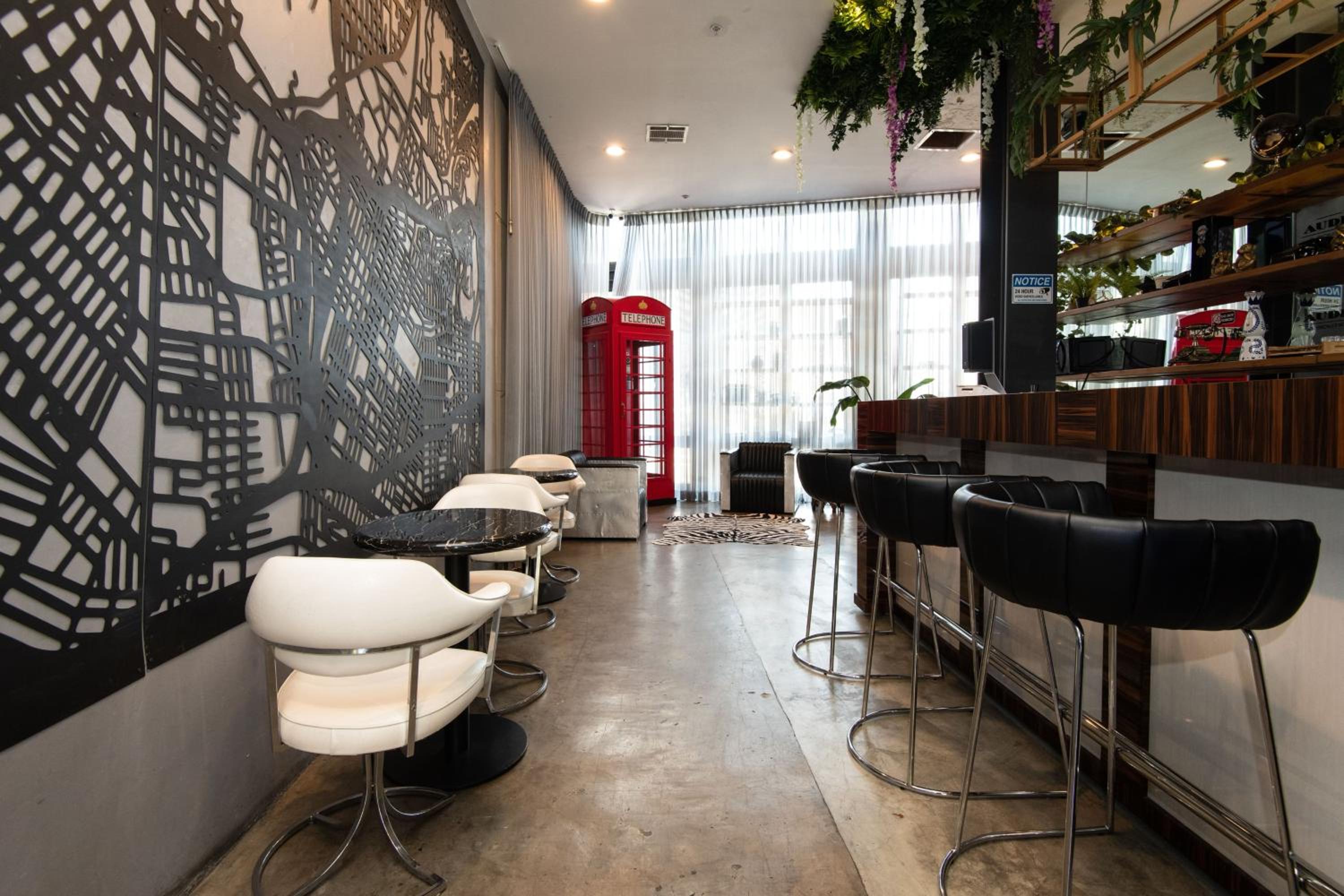 Los Angeles Vacations - Audemar Boutique Hotel and Apartment Homes - Property Image 17
