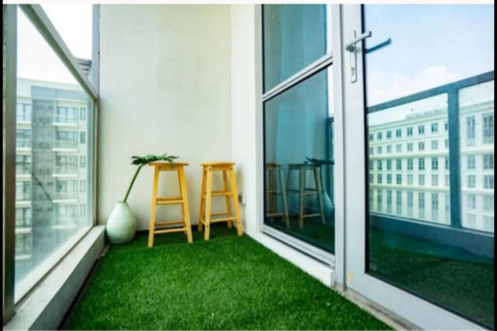 Cozy Studio Flat Near Airport view 3
