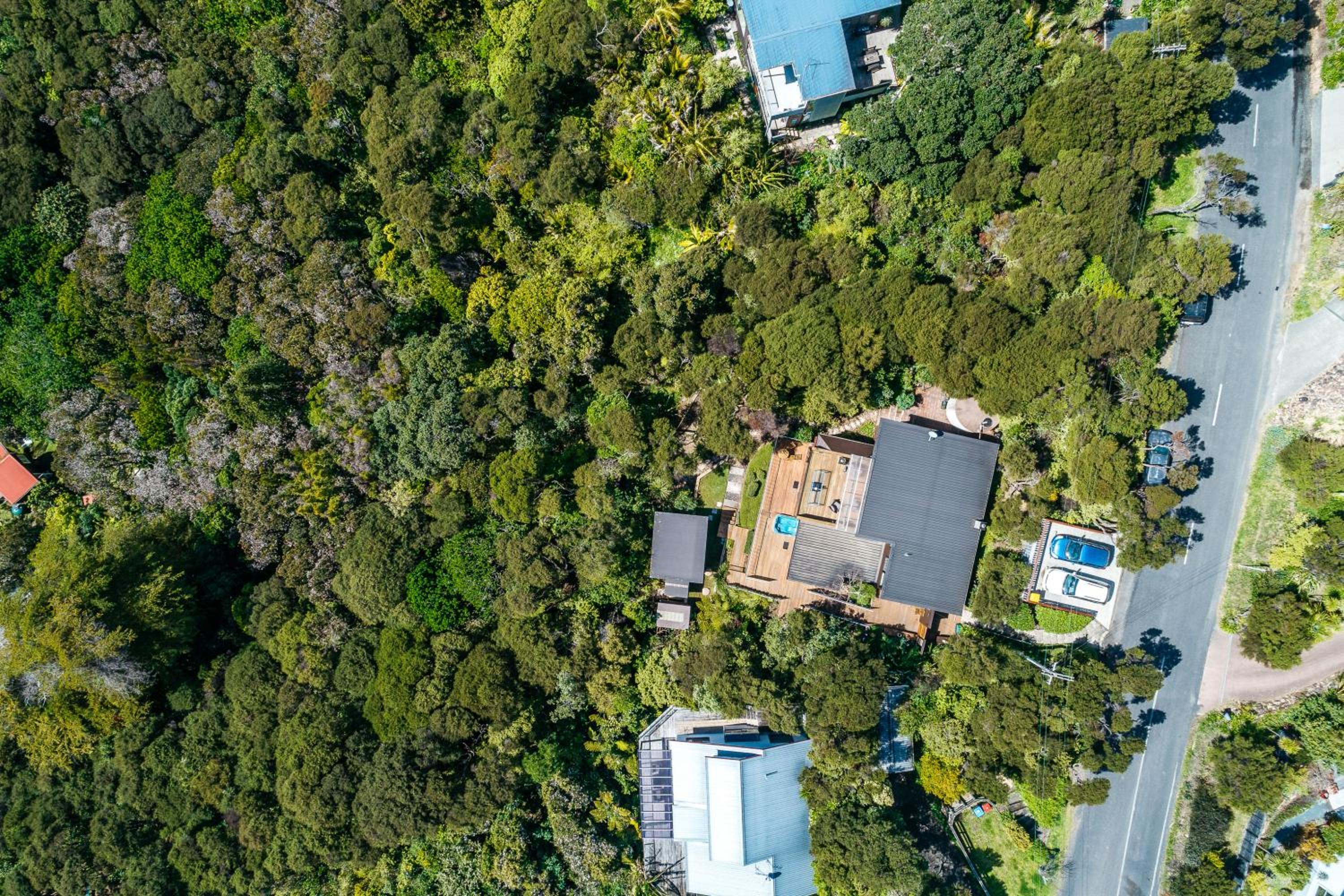 Hekerua Heights with Hot Tub and Seaviews view 2