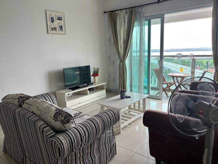 Golden Sands Seaview Residence 3MIN walk to Hospital Sultanah Aminah by Micasa Homestay