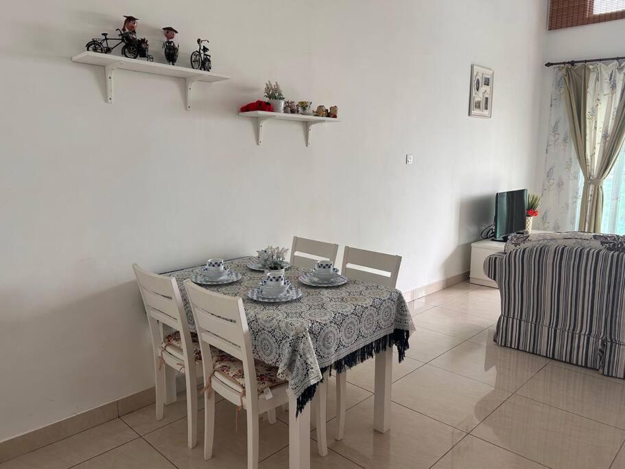 Golden Sands Seaview Residence 3MIN walk to Hospital Sultanah Aminah by Micasa Homestay