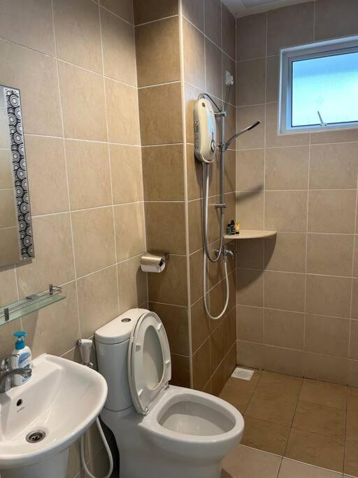 Golden Sands Seaview Residence 3MIN walk to Hospital Sultanah Aminah by Micasa Homestay
