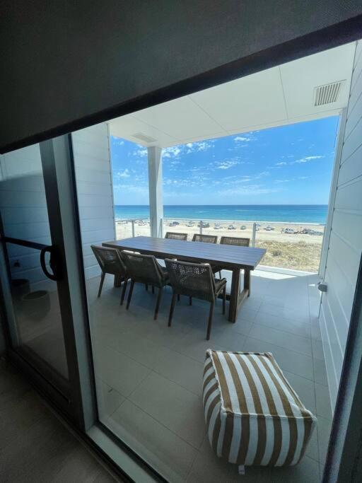 Hamptons @ Moana - beachfront 3 bed apartment