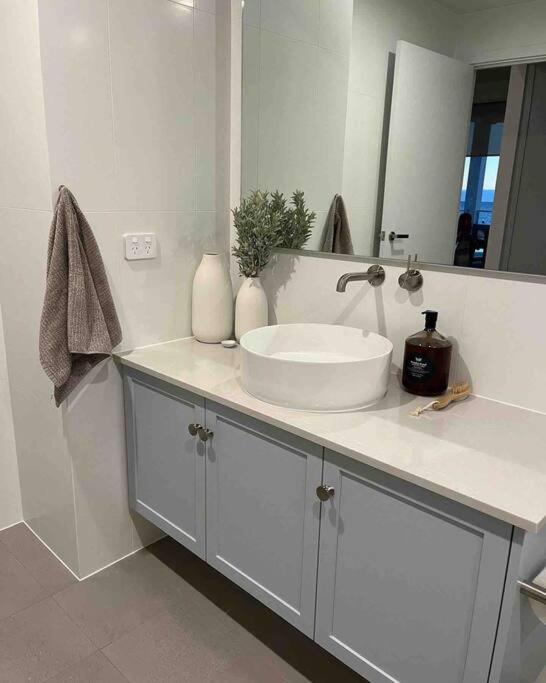 Hamptons @ Moana - beachfront 3 bed apartment
