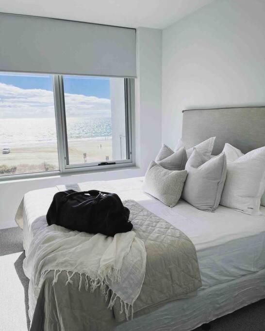 Hamptons @ Moana - beachfront 3 bed apartment