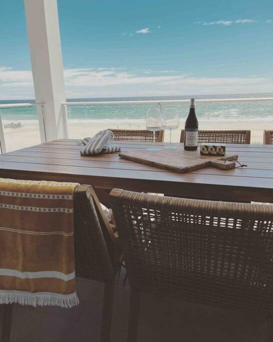 Hamptons @ Moana - beachfront 3 bed apartment