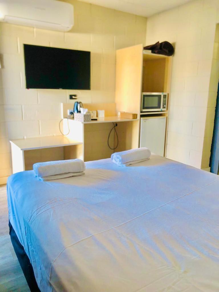 OXFORD HOTEL MOTEL