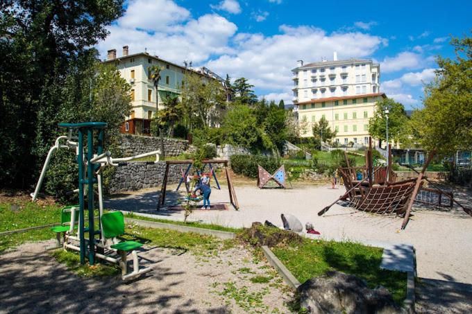 Apartments Lovro
