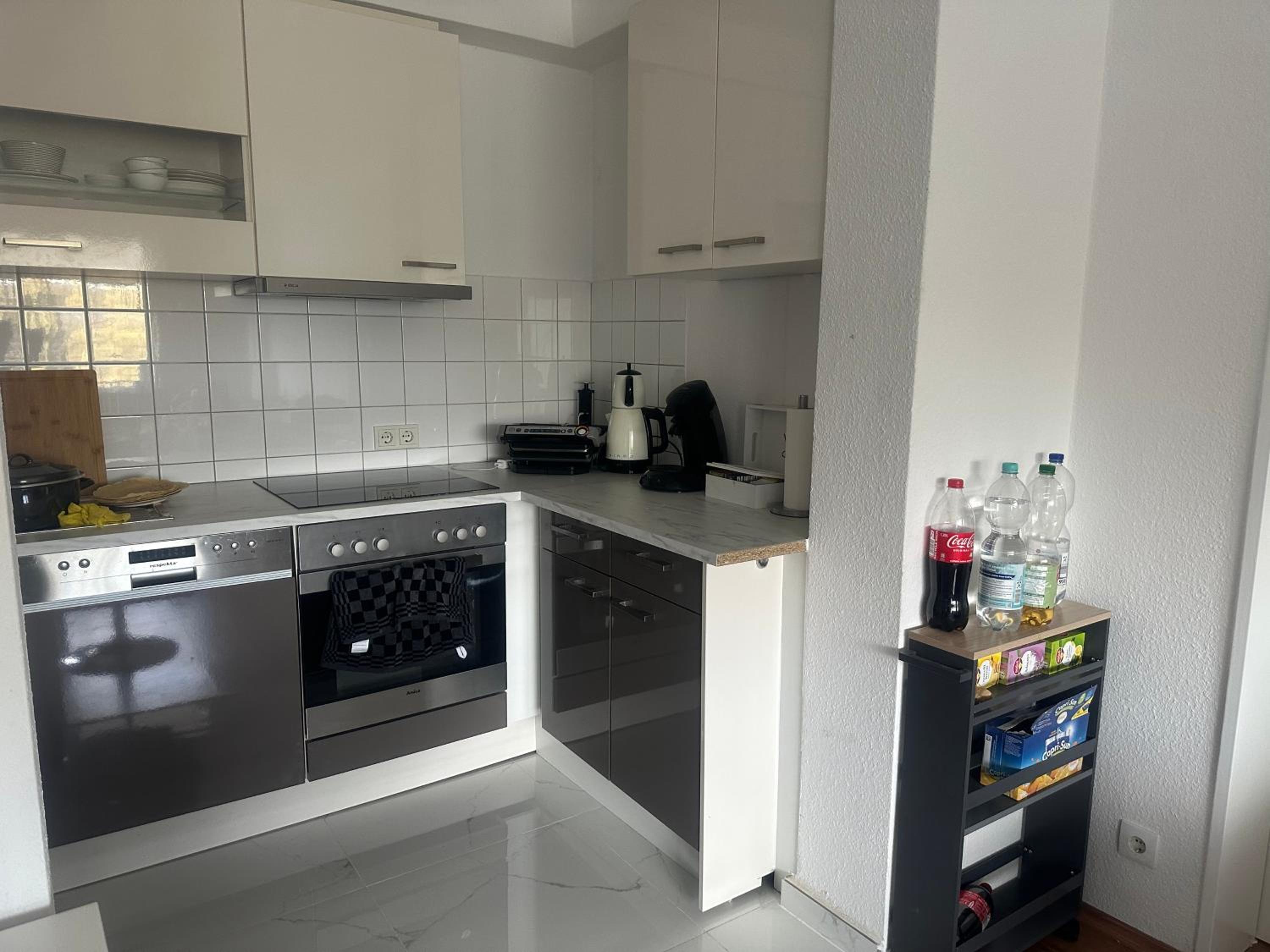 Helle mit Balkon 5 Minuten zum Pool 60q central ,otopark ,Netflix