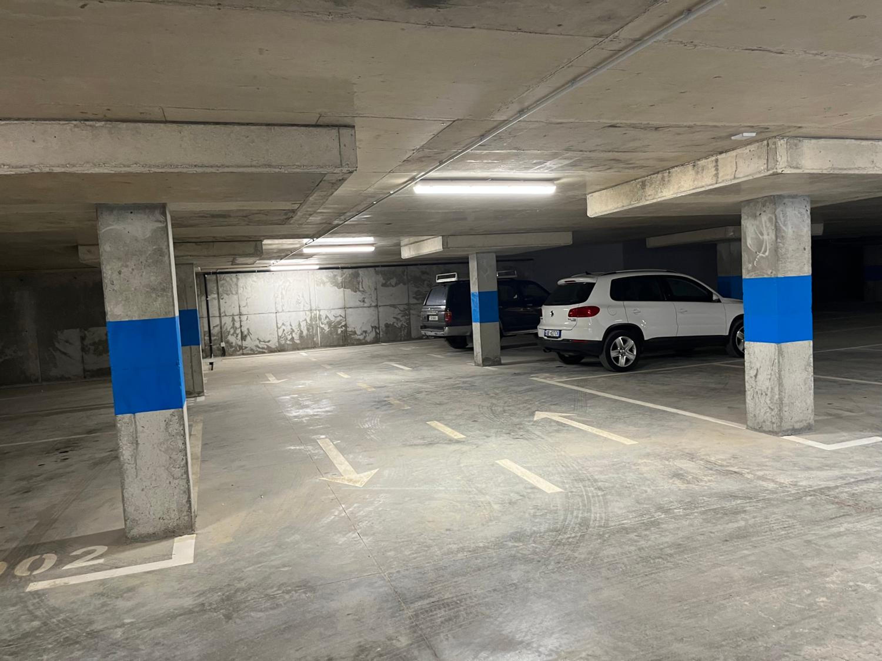 Comfy Nest Apartment- free parking