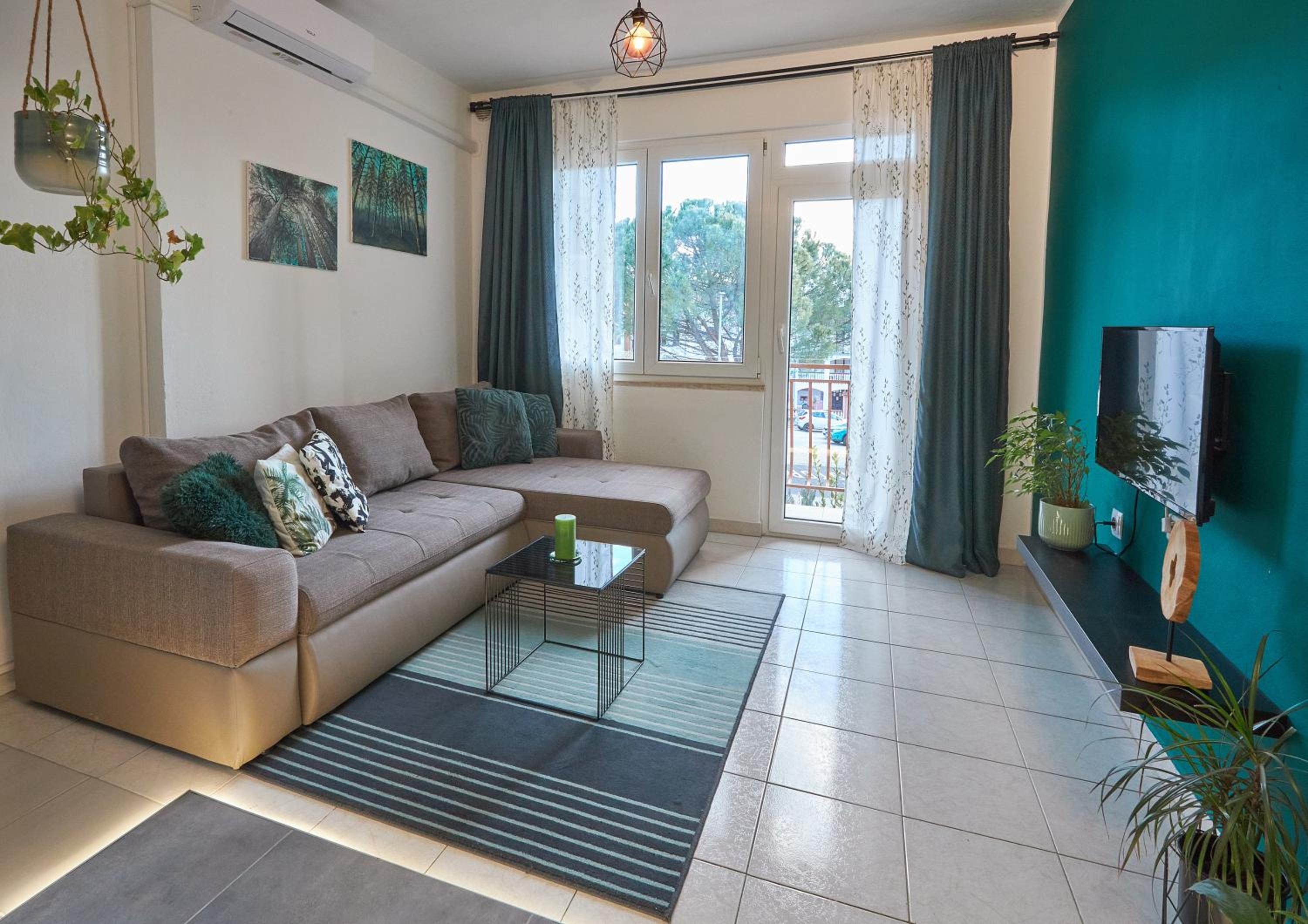 Apartment Green view 4