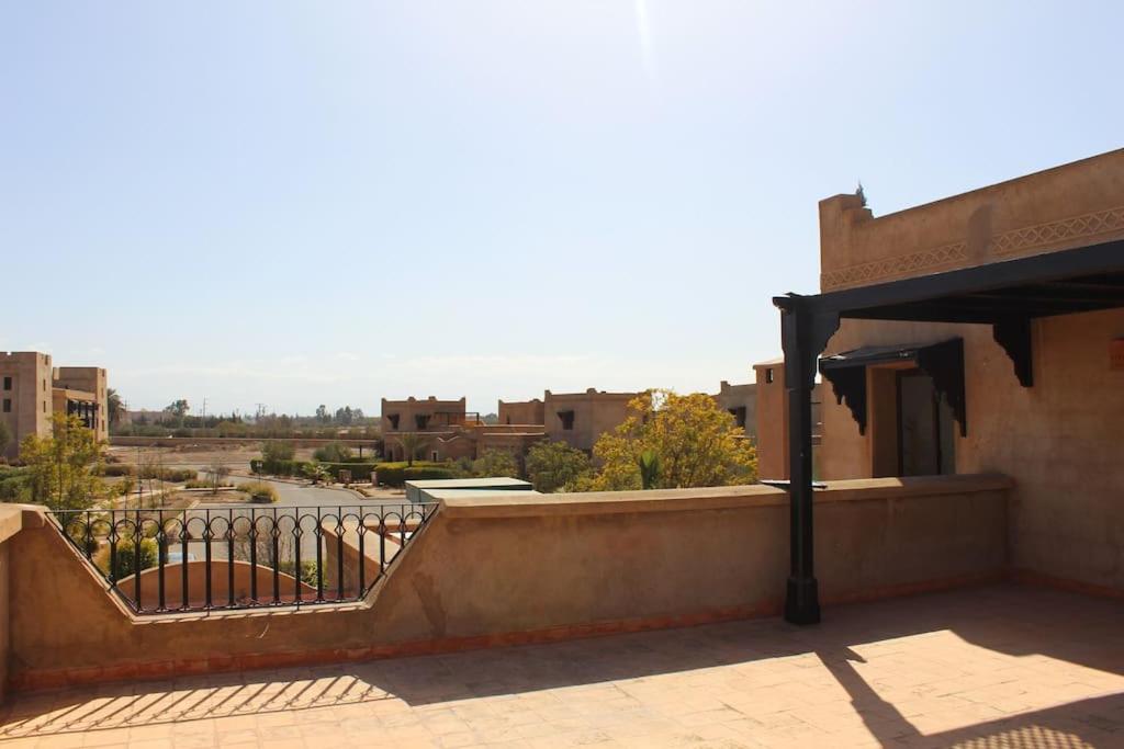 Villa Ily Marrakech Oasis privée avec piscine chauffée et panorama Atlas