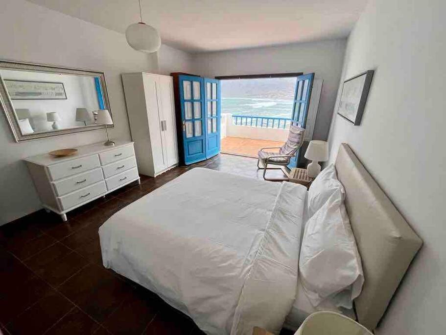 Villa Beachfront Famara