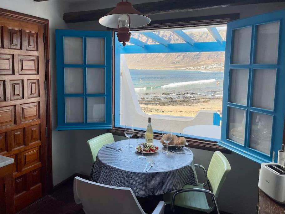 Villa Beachfront Famara