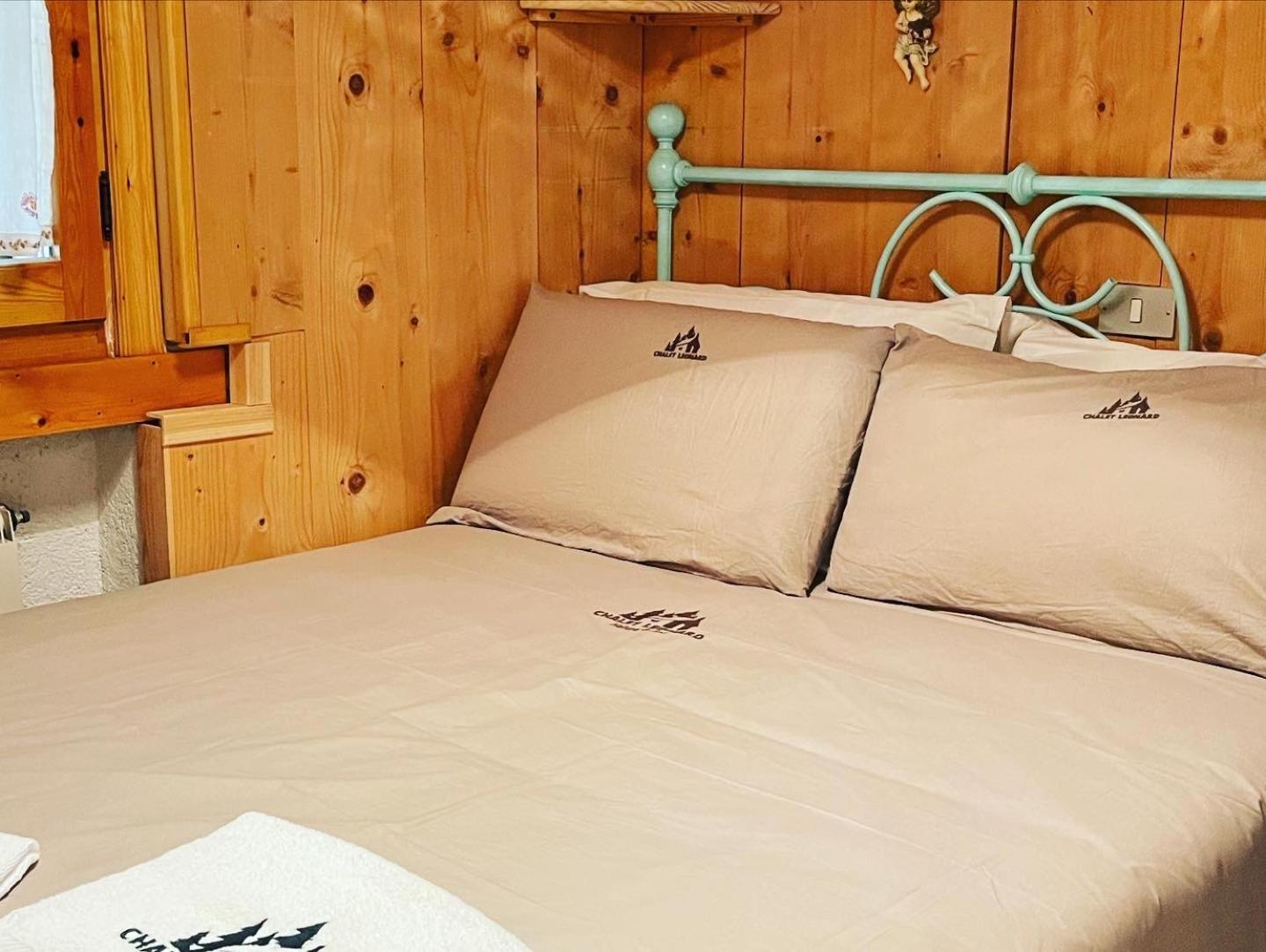 Chalet Leonard House in the Woods