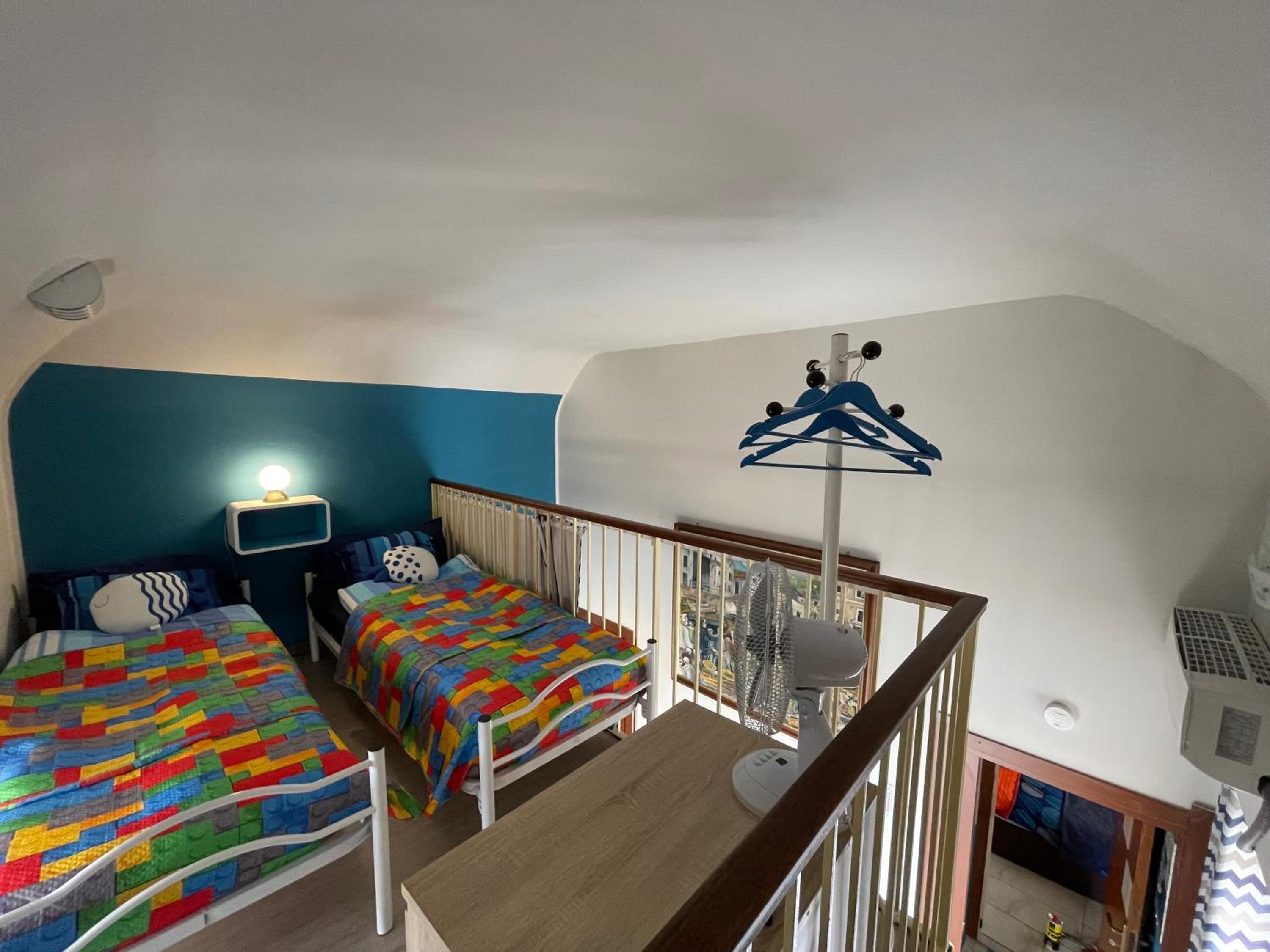 Suite 53