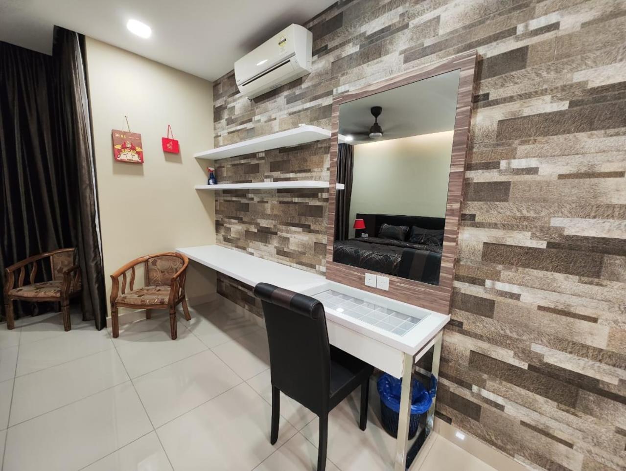 Twin Galaxy King Bed 2pax with Netflix nice city view