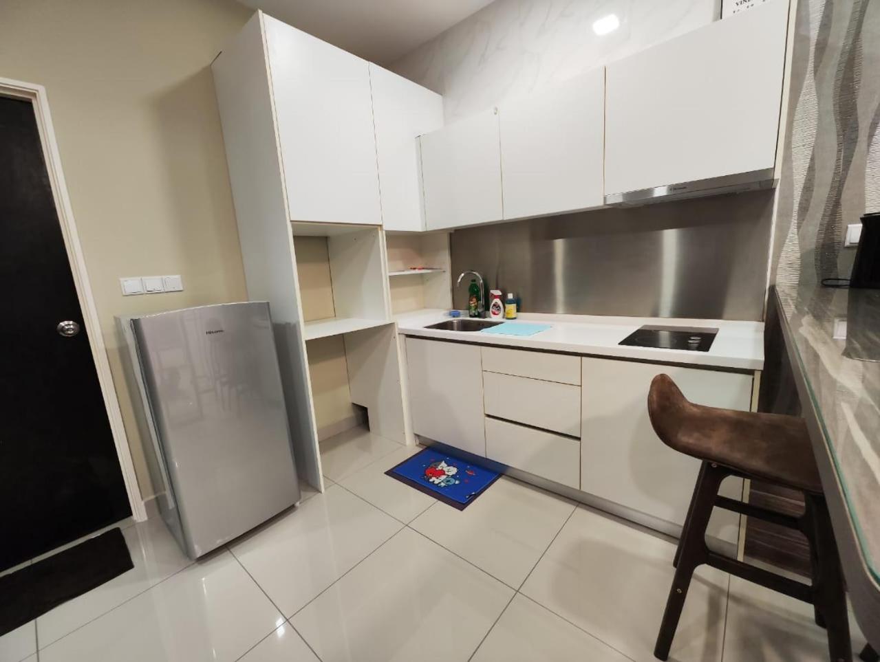 Twin Galaxy King Bed 2pax with Netflix nice city view