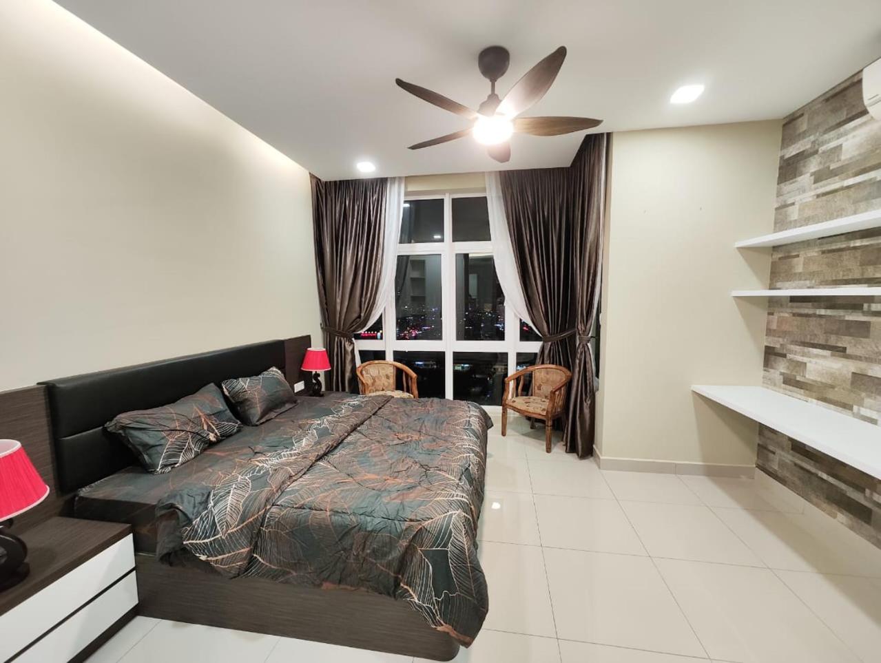 Twin Galaxy King Bed 2pax with Netflix nice city view