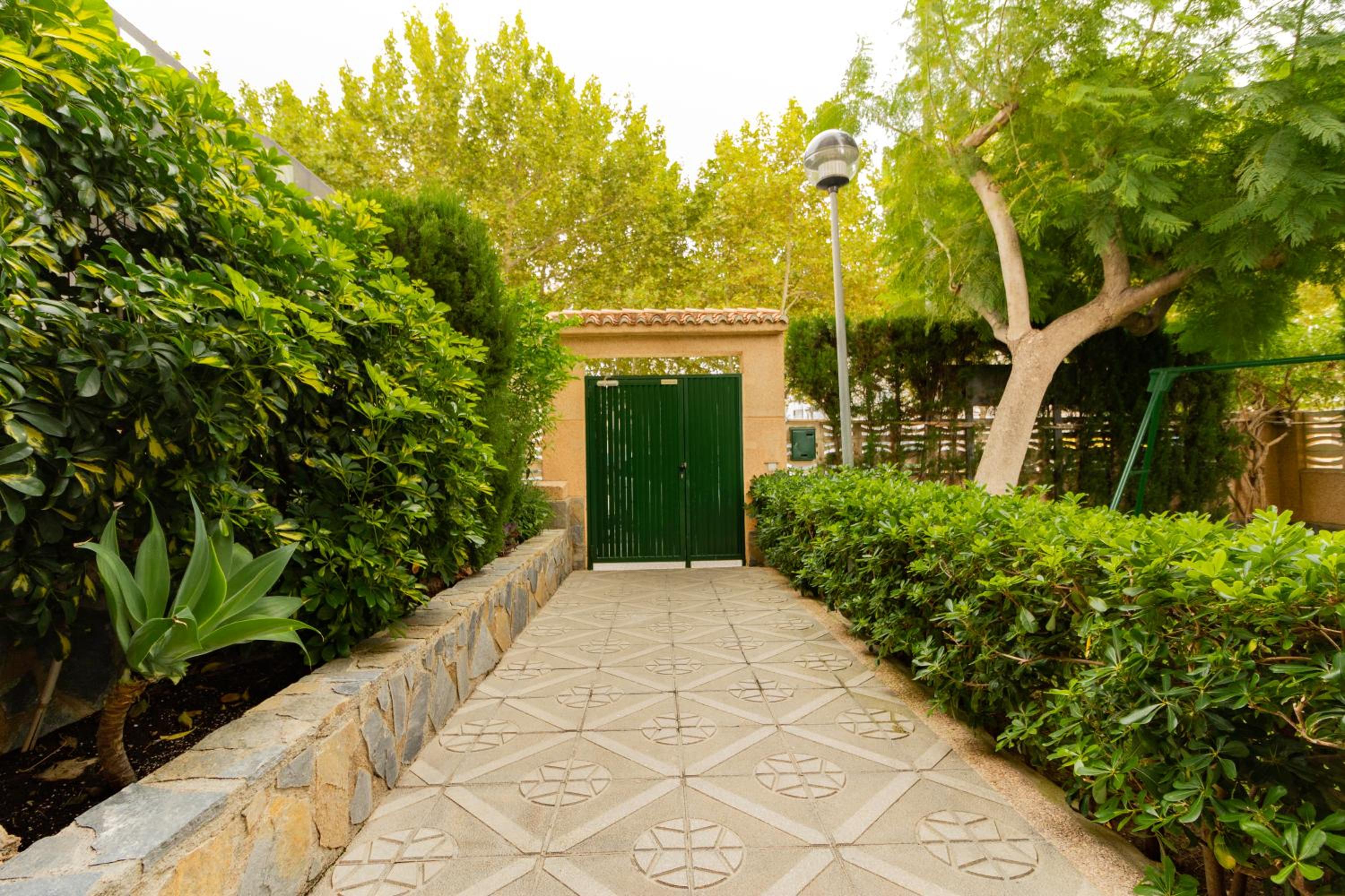 BONITO APARTAMENTO EN PLAYA DE GANDIA