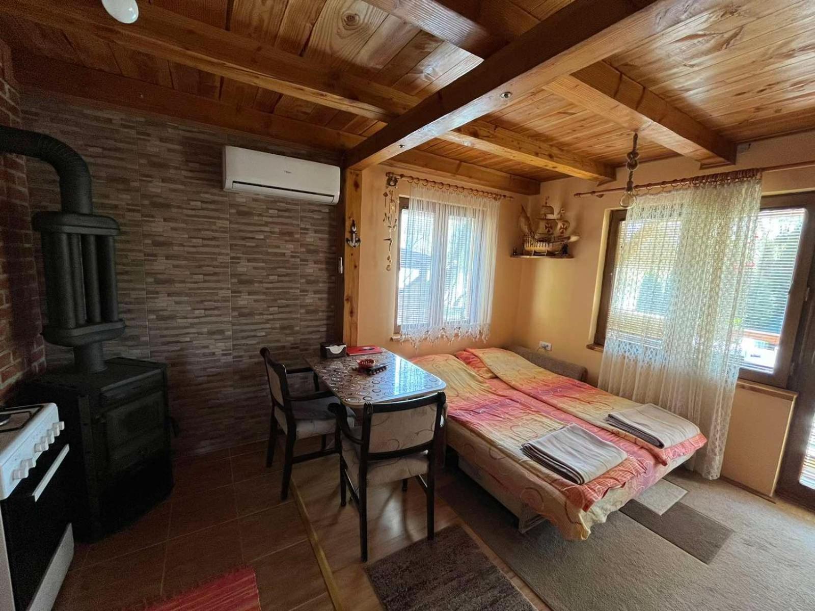Apartman "Kapetana luka" view 4