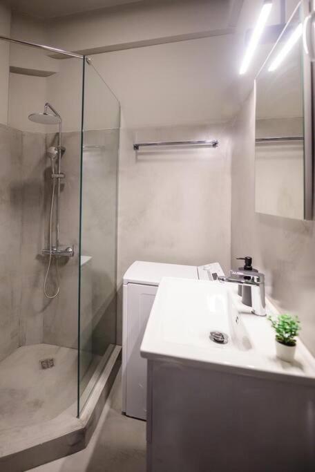 Boho Luxury 2 BR Apartment, Acropolis Museum View