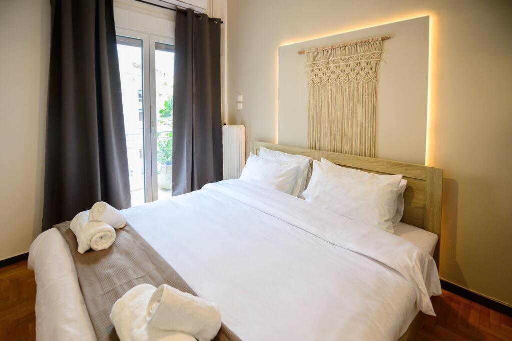Boho Luxury 2 BR Apartment, Acropolis Museum View
