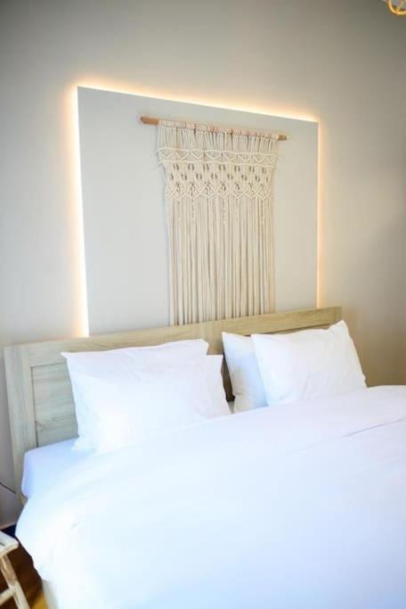 Boho Luxury 2 BR Apartment, Acropolis Museum View