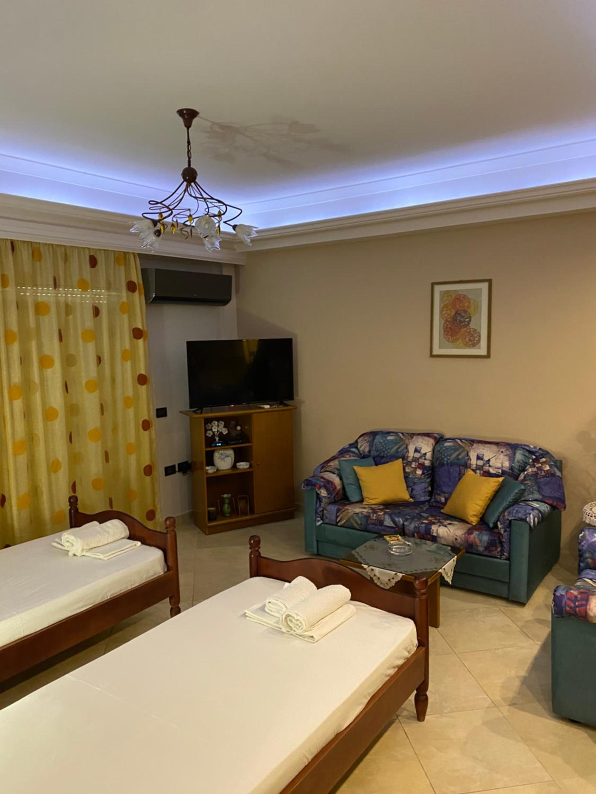 Sentris Spacious Seaside Apartment with Balcony & Parking
