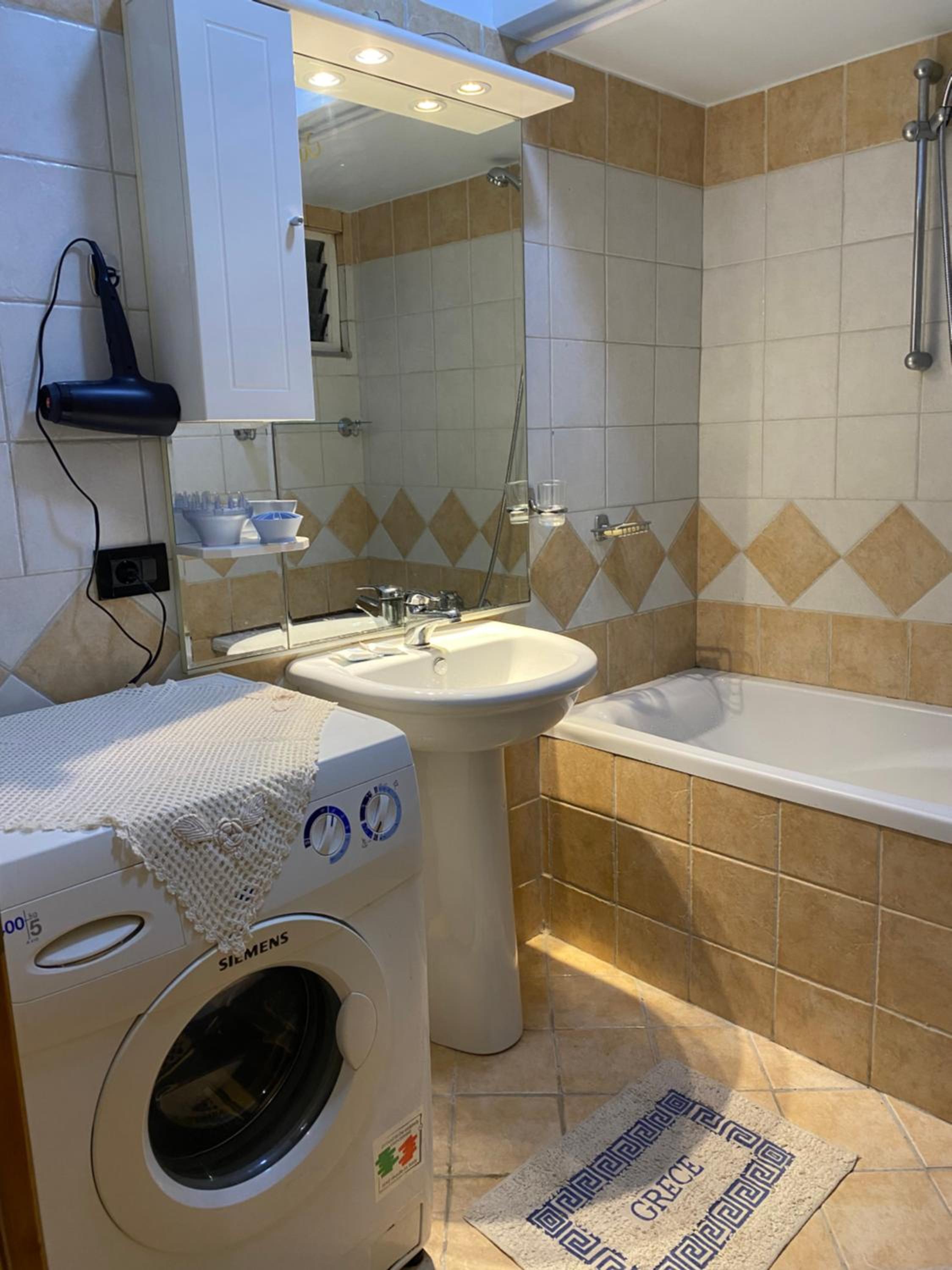 Sentris Spacious Seaside Apartment with Balcony & Parking