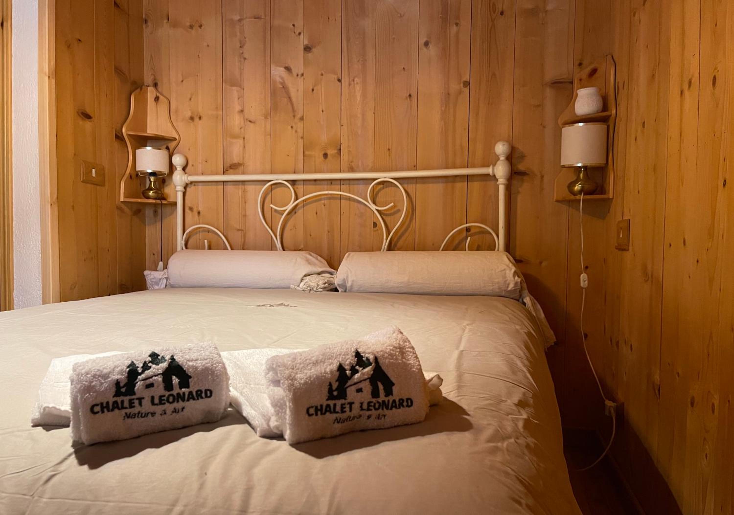 Chalet Leonard House in the Woods