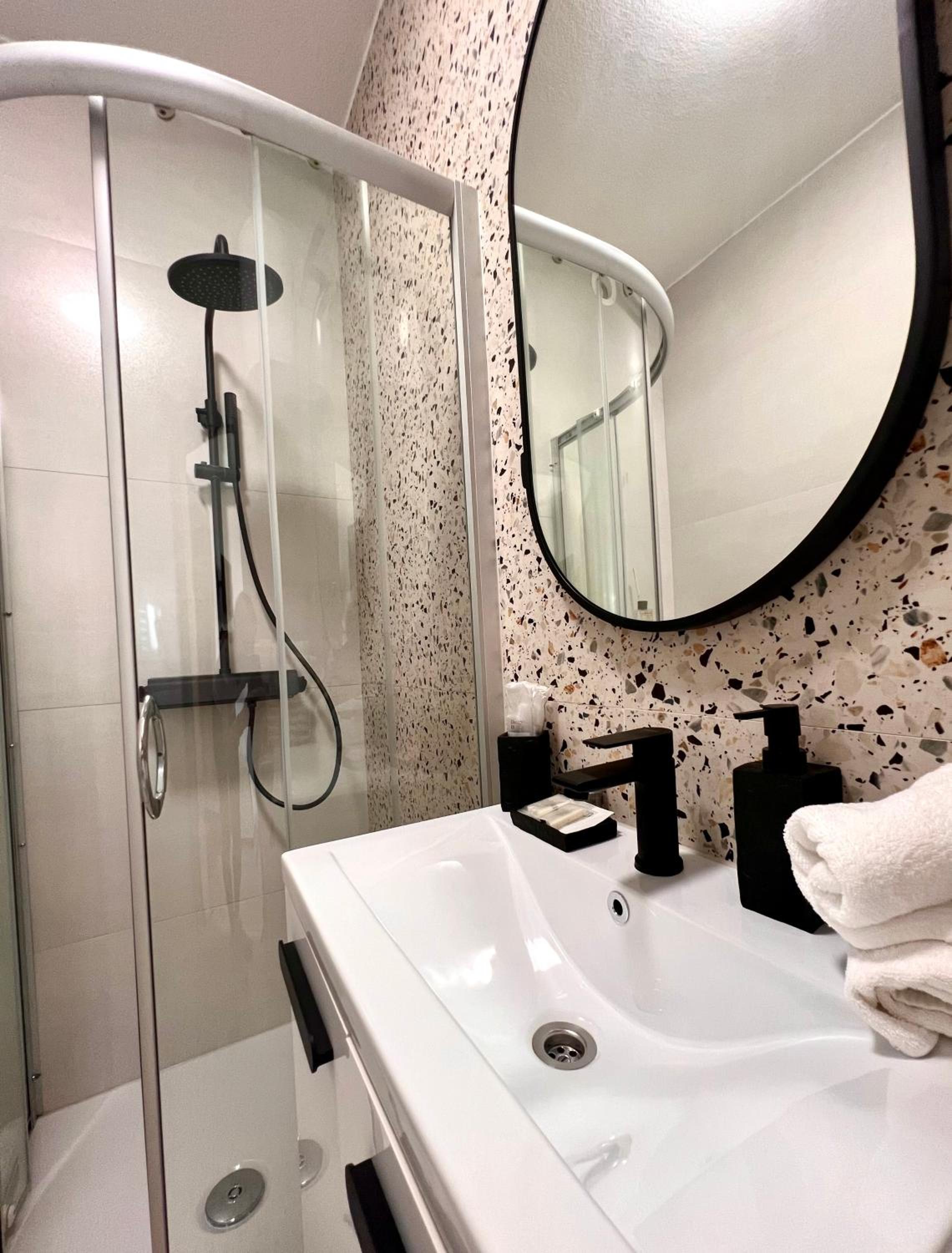 Apartments Pera