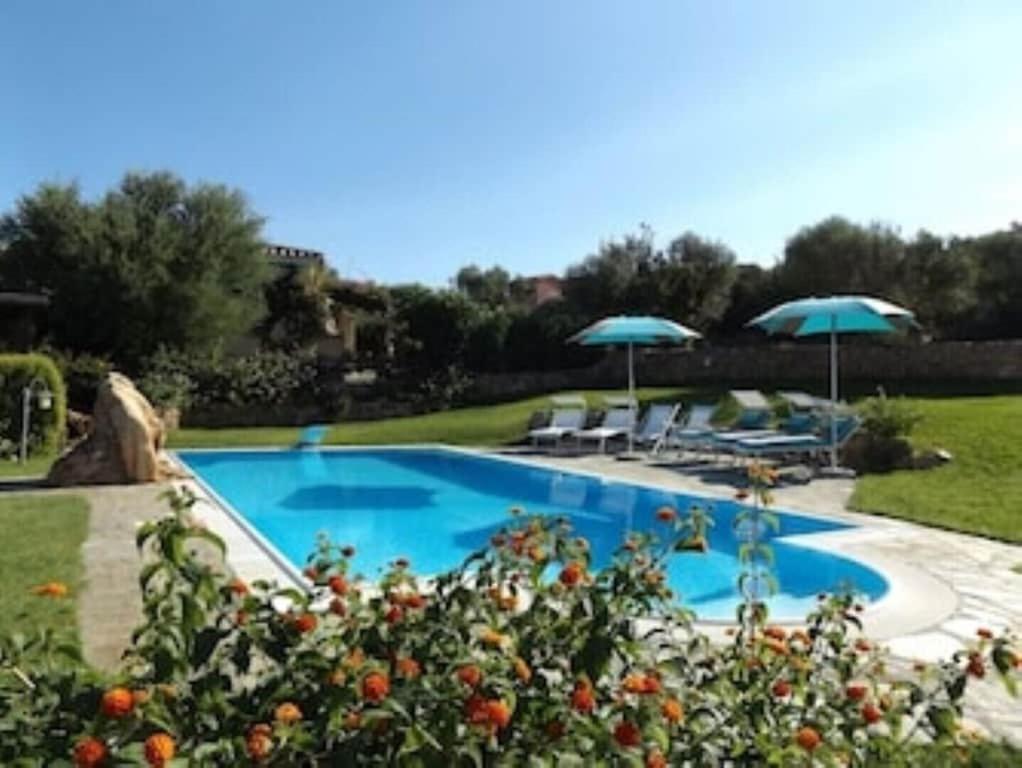Bellissima villa Alessandra grande piscina privata giardino BQ posto auto