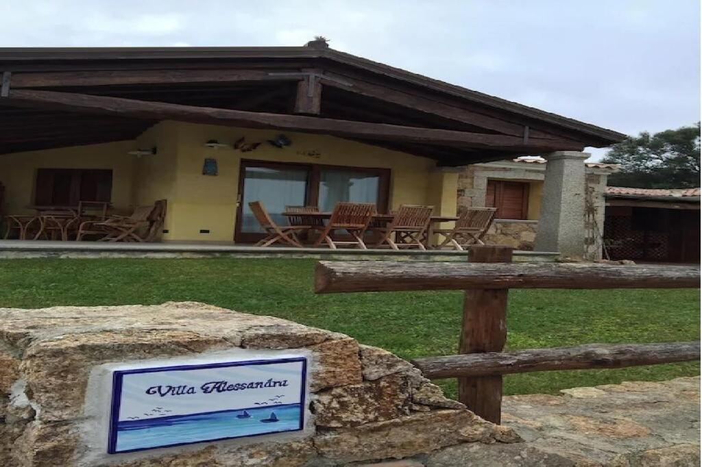 Bellissima villa Alessandra grande piscina privata giardino BQ posto auto