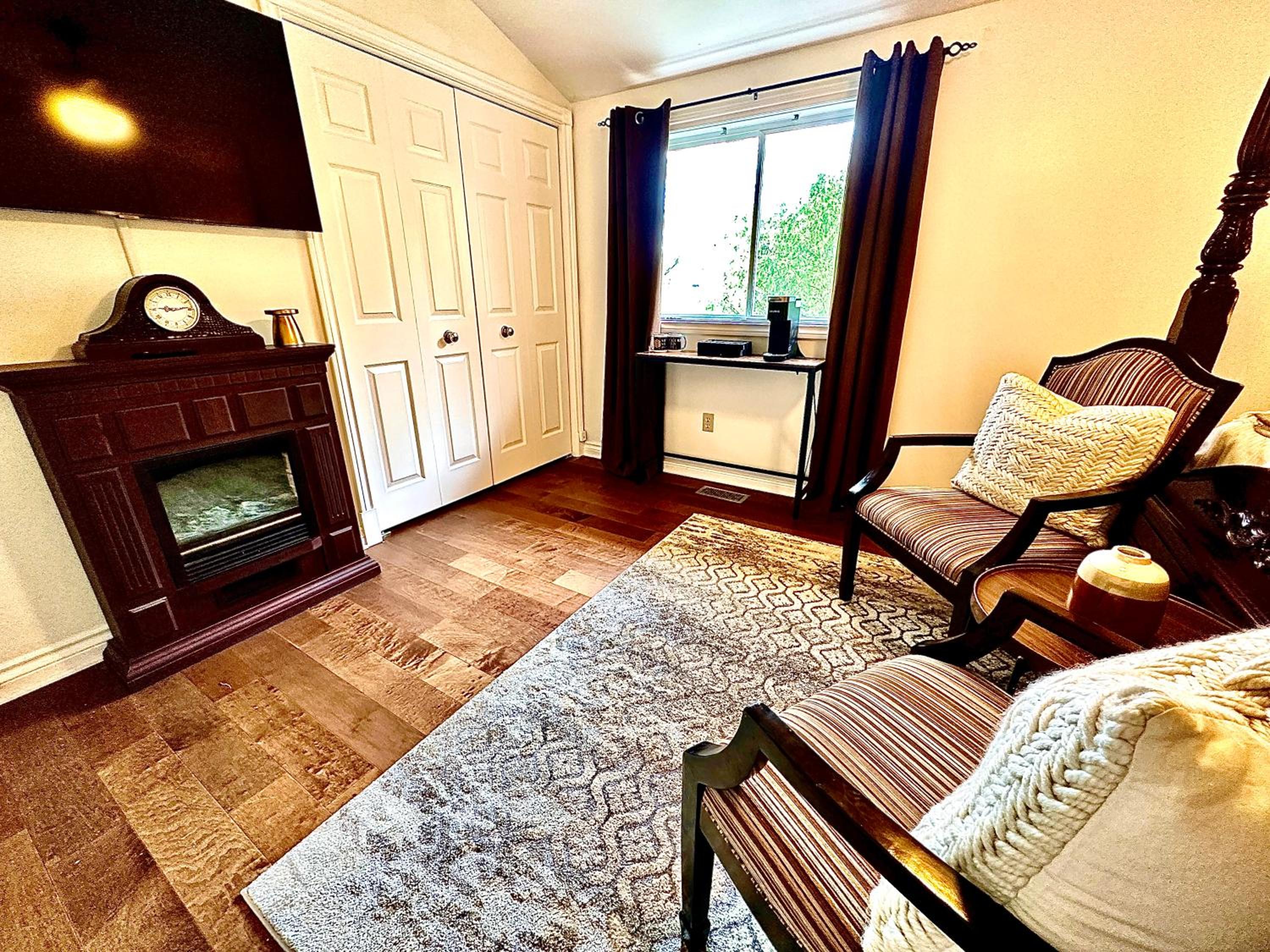 Settlers Suites