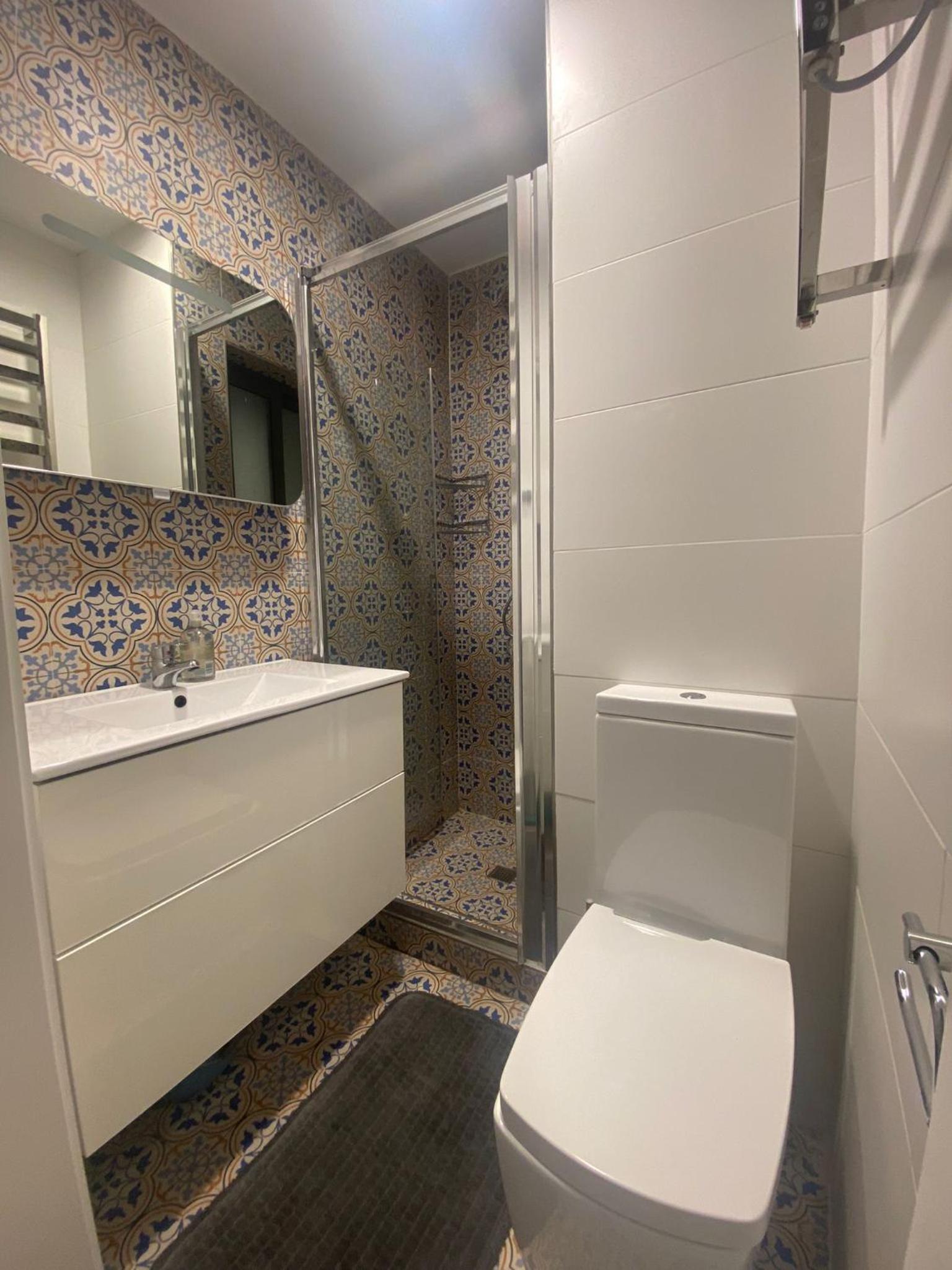 Cozy 2 bedroom Apartment near Seafront view 4