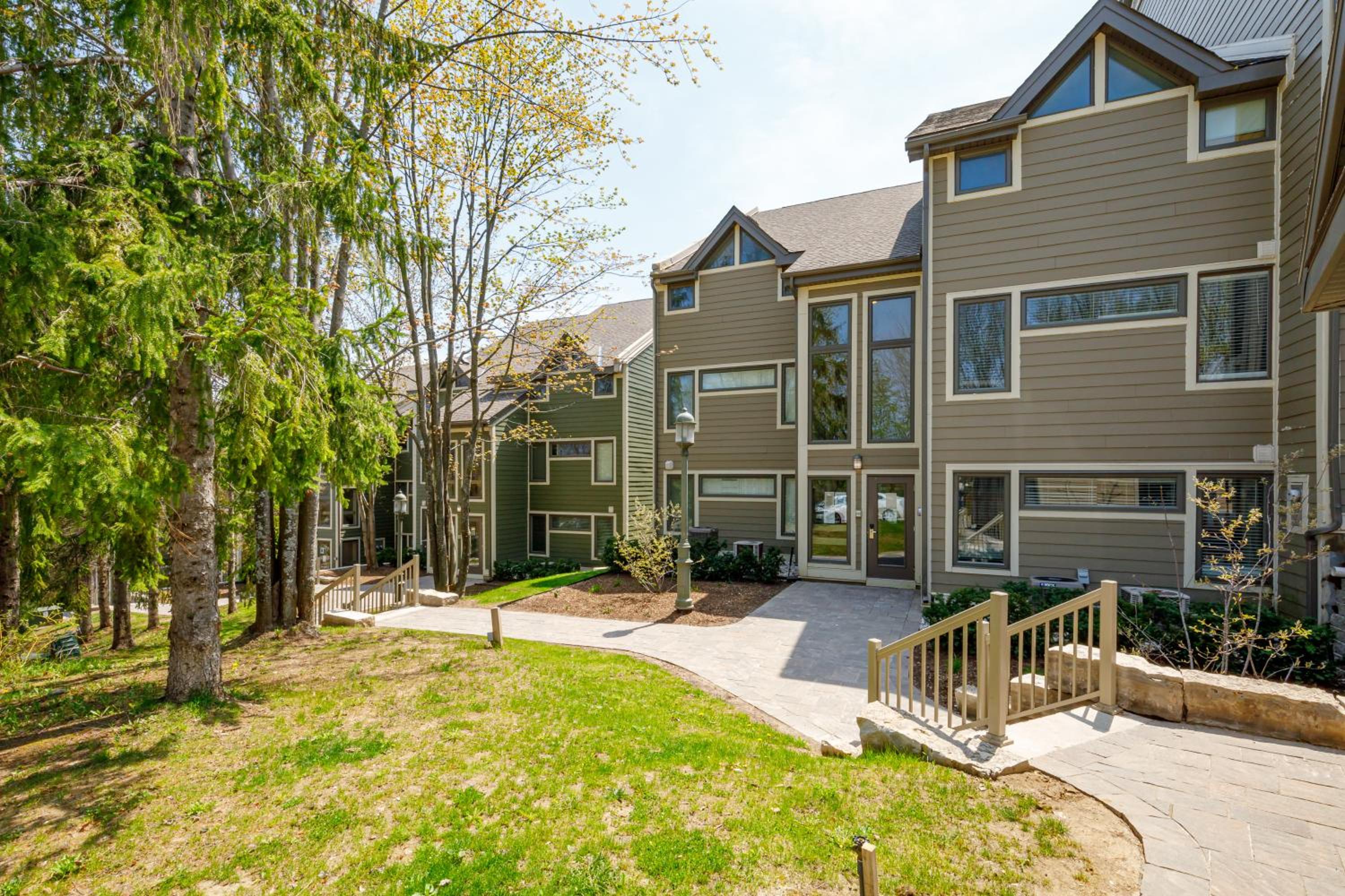 Blue Mountain Ski In Ski Out Resort Condo 2 Level