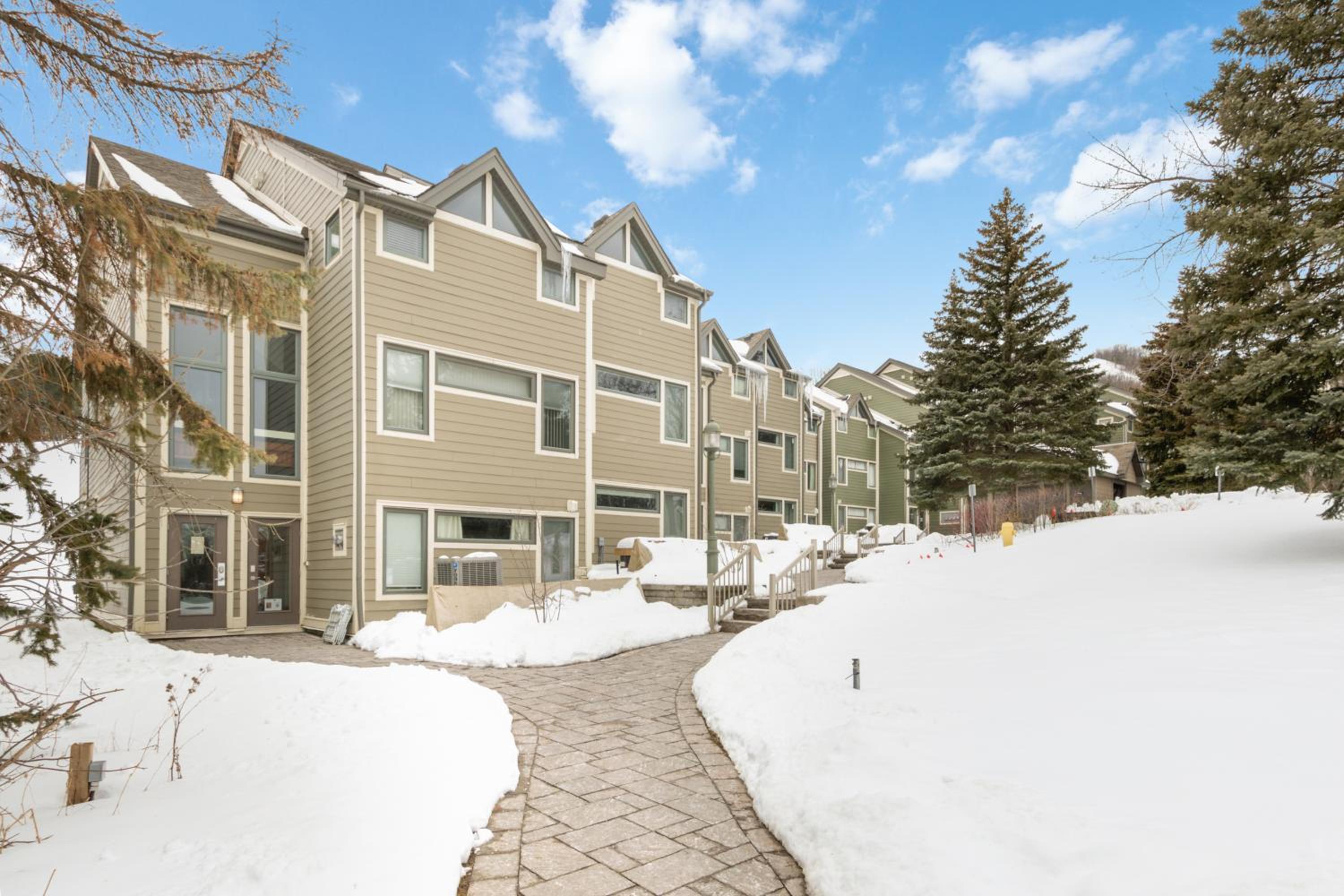 Blue Mountain Ski In Ski Out Resort Condo 2 Level