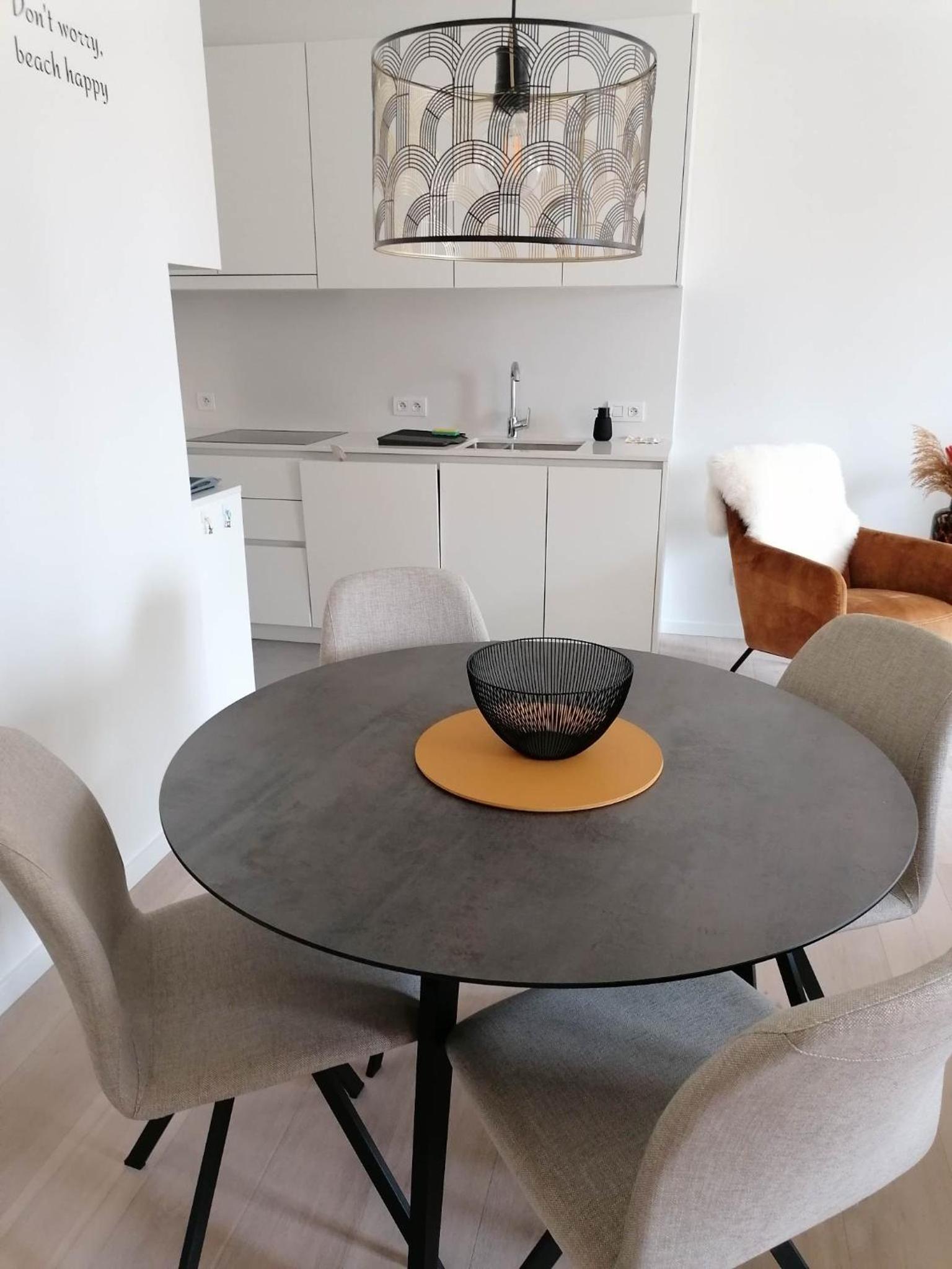 Bartine - modern and spacious flat near the sea, free parking space