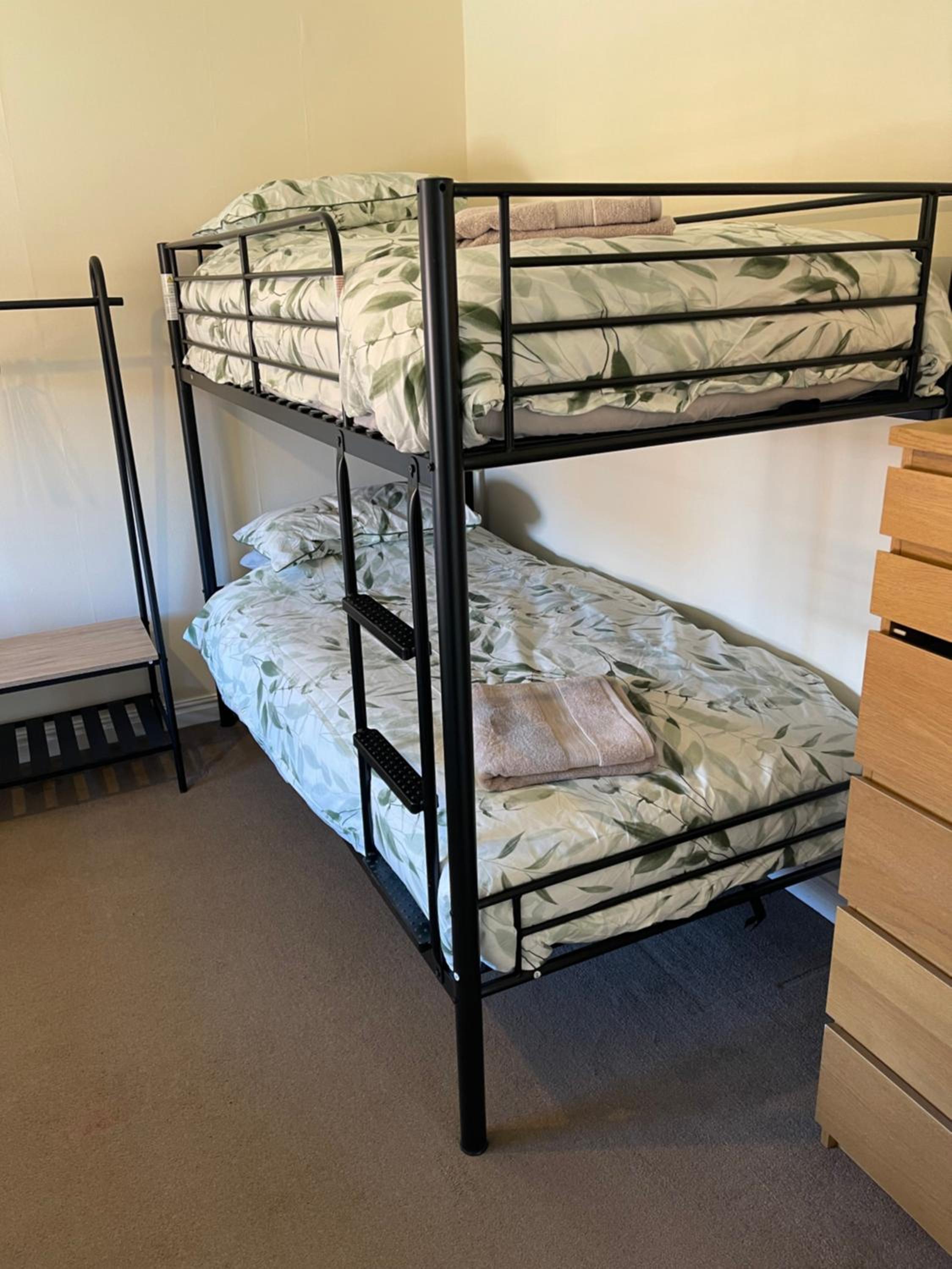 3 Floors, Sleeps 16, 4 Baths, 5 Parking, Bradgate Park, Richard III, Leicester
