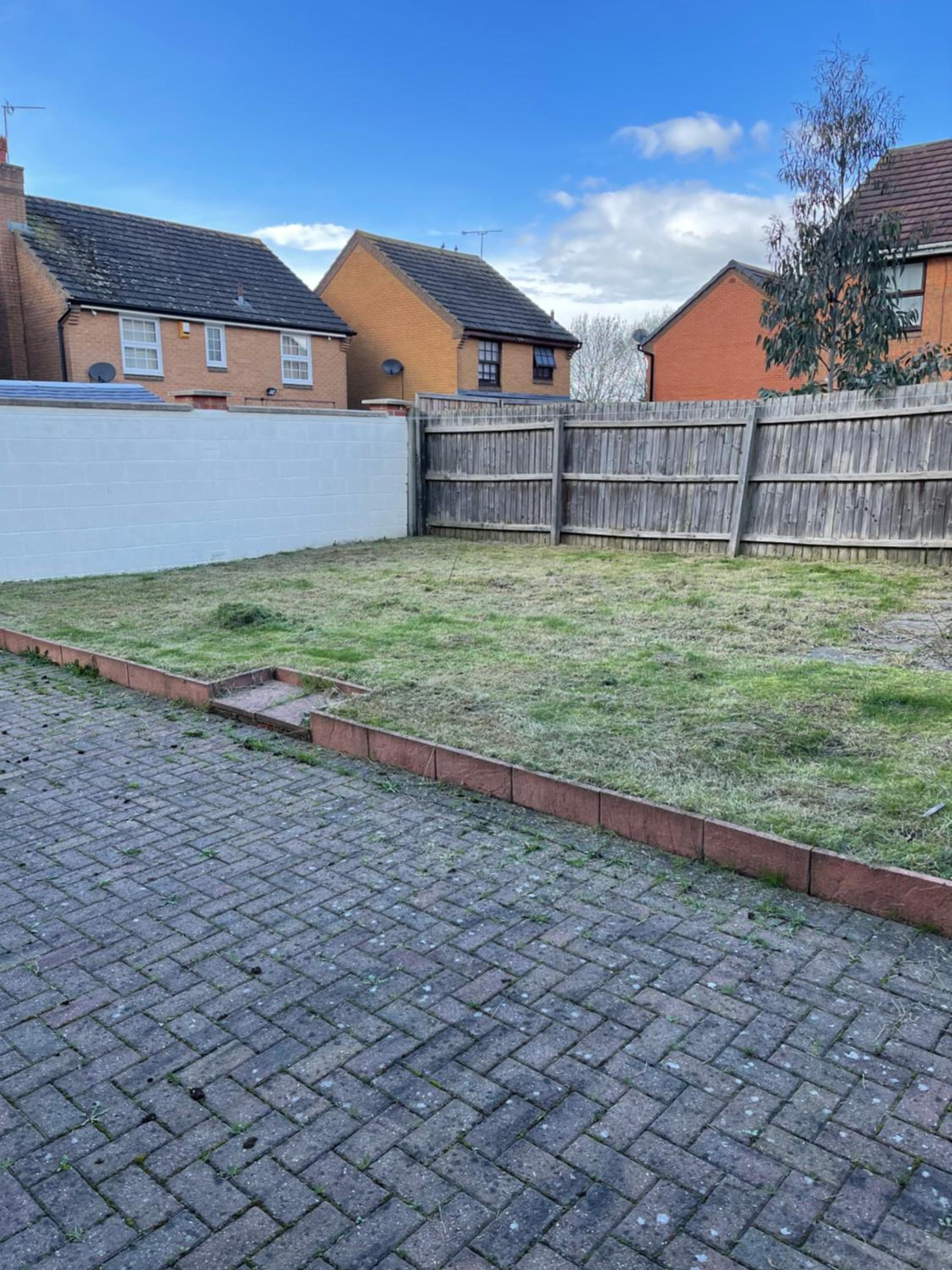 Large, 3 Floors, Sleeps 16, 4 Baths, 5 Parking, Semi rural Leicester