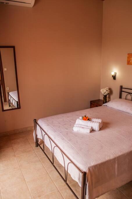Phyllida Guest House - B1 view 5